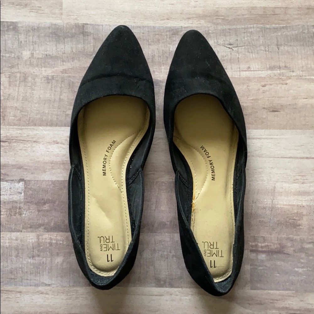 Faux suede Black pointed toe flats